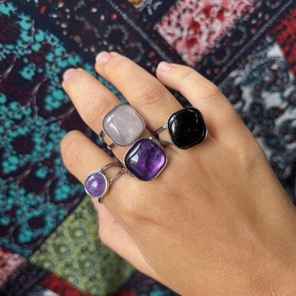 anillo con piedra acero